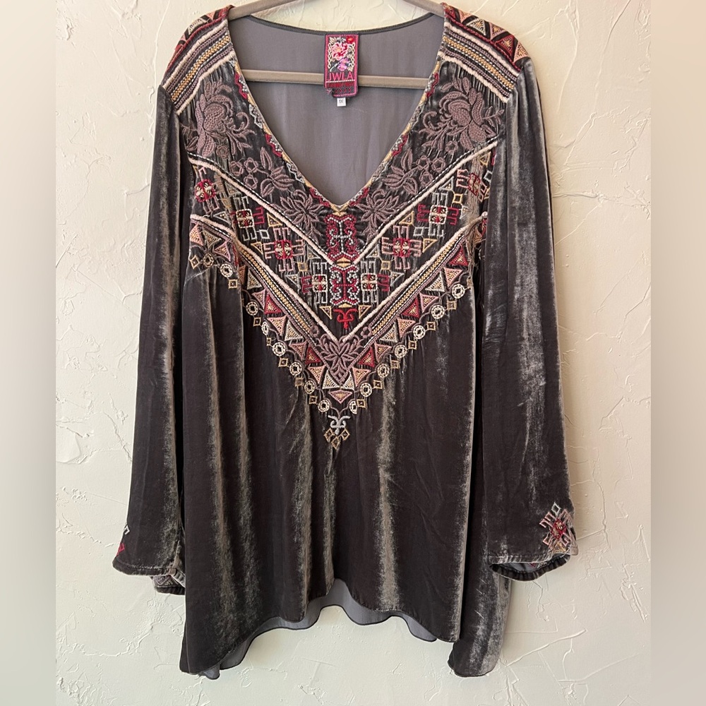 Johnny Was Velvet embroidered top size 1X